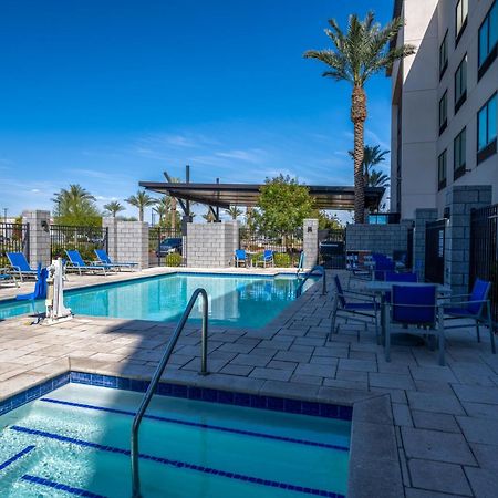 Holiday Inn Express & Suites - Gilbert - Mesa Gateway Airport المظهر الخارجي الصورة