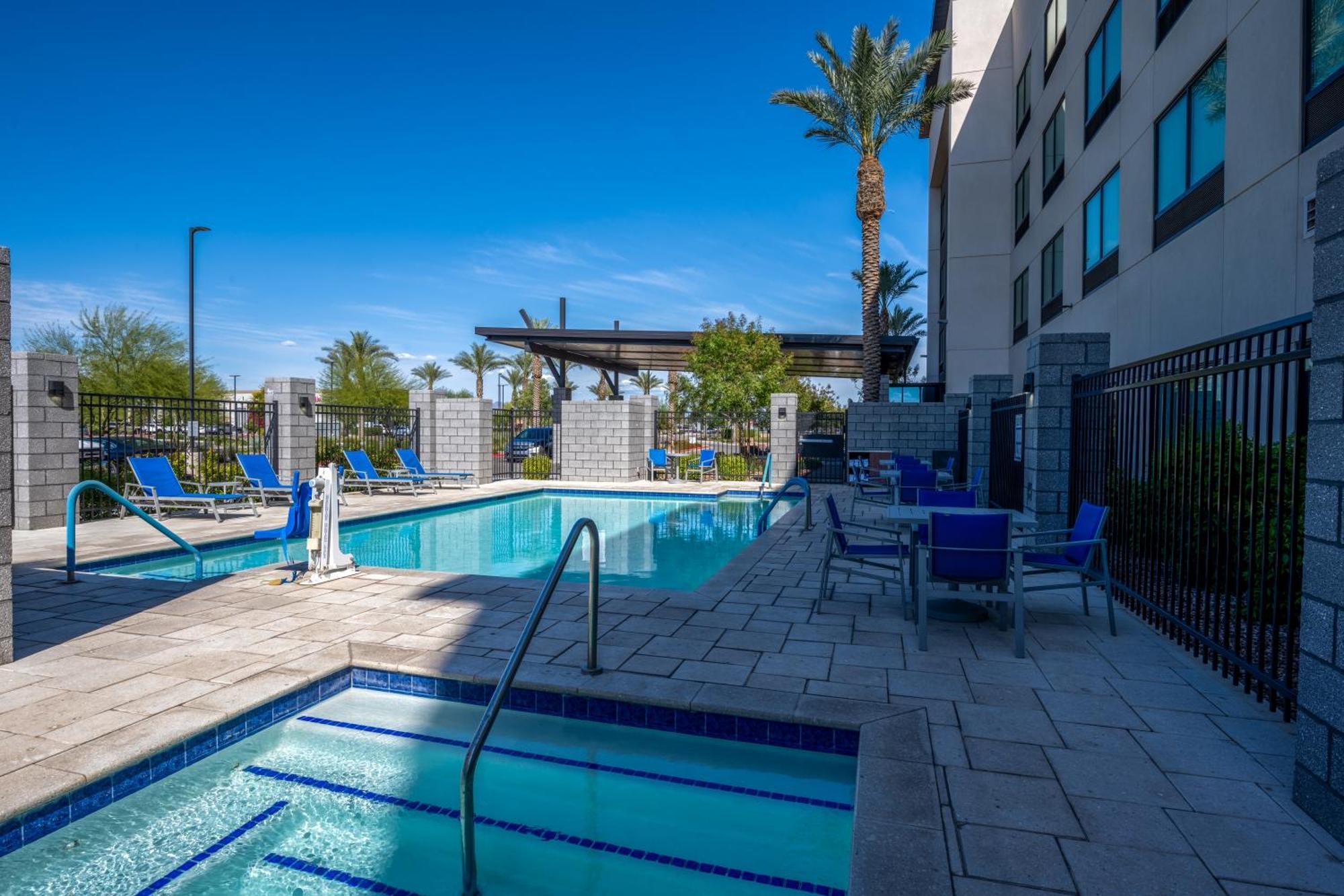 Holiday Inn Express & Suites - Gilbert - Mesa Gateway Airport المظهر الخارجي الصورة